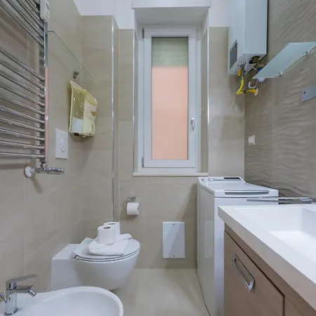 Apartament I Host - Della Torre 9