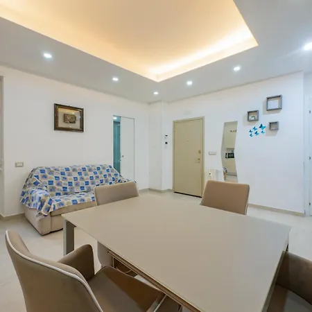 Apartament I Host - Della Torre 9 *