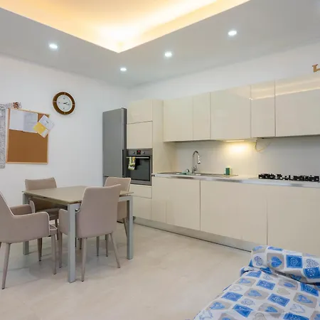 I Host - Della Torre 9