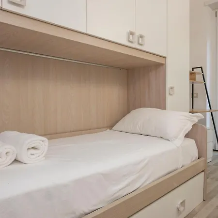 I Host - Della Torre 9 Appartamento