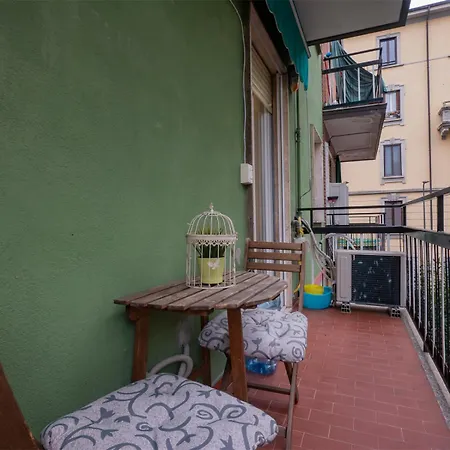 I Host - Della Torre 9 Milano