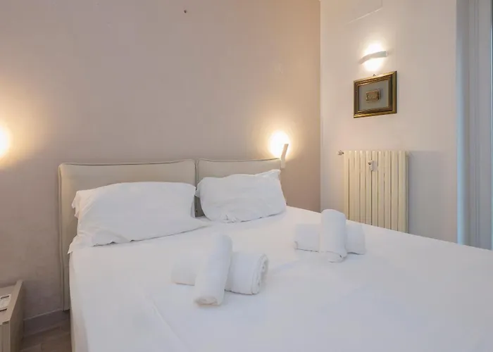 Apartament I Host - Della Torre 9 *