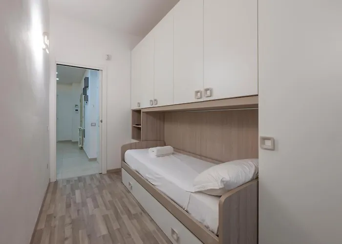 I Host - Della Torre 9 * Mediolan
