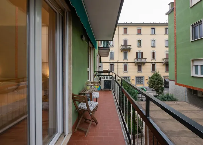 I Host - Della Torre 9 * Mediolan