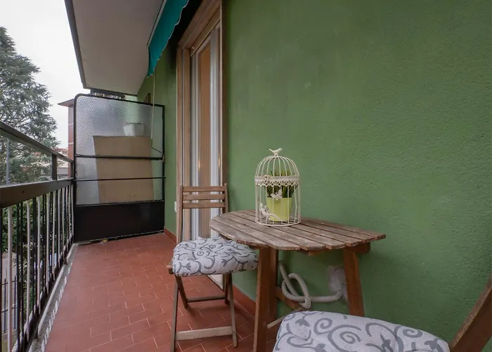Apartament I Host - Della Torre 9