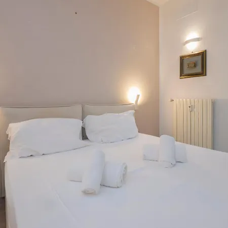 Apartment I Host - Della Torre 9 *