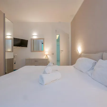 I Host - Della Torre 9 Apartment *
