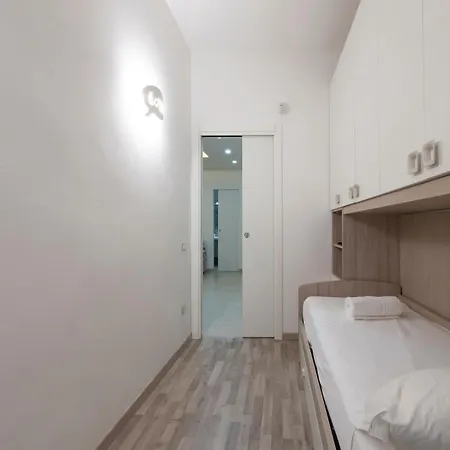 Apartment I Host - Della Torre 9